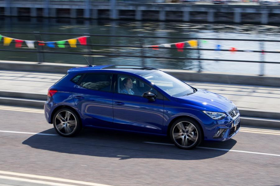  Seat Ibiza FR 2017 года  (UK) (фото 6 из 40)
